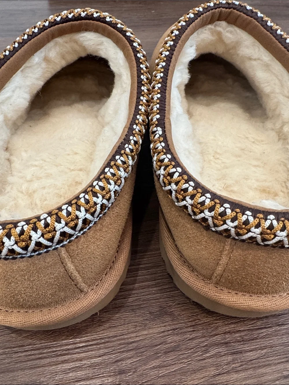UGG Boys Chestnut Suede Slip-On Slippers with Braided Trim- like new